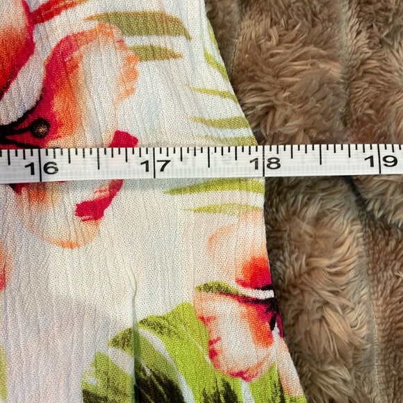 Lightweight Floral skirt midi length size small - Picture 8 of 8